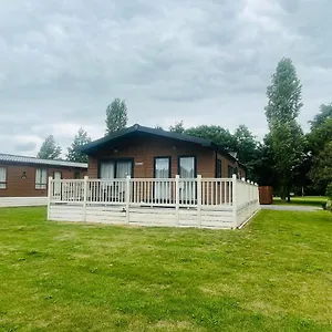 Garden View With Hot Tub Lodge York